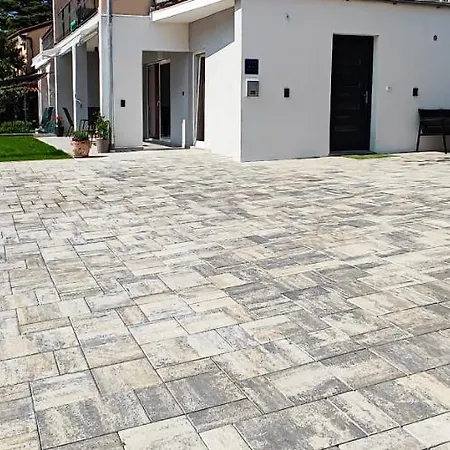 アパート Denis *